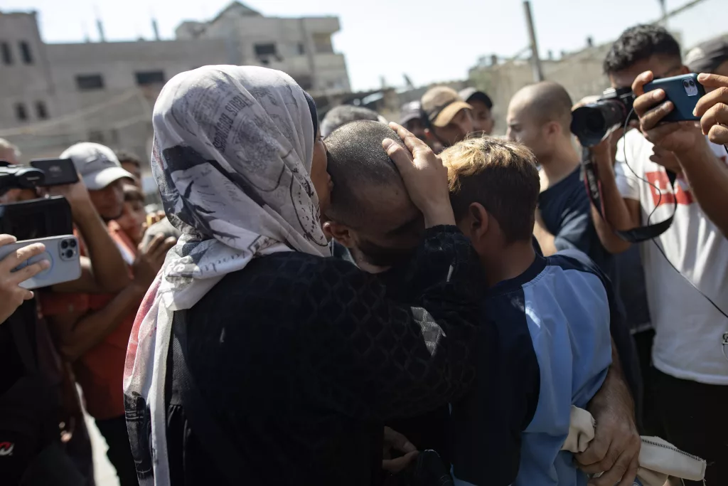 Israel releases 25 detainees from the Gaza Strip