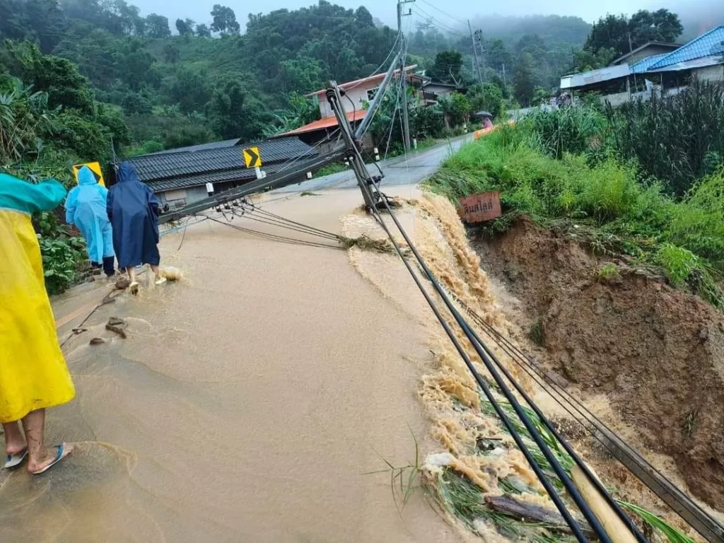 TAYLAND'DA SEL FELAKETİ: 5 ÖLÜ