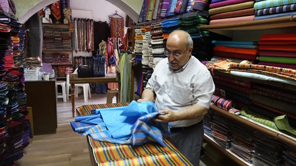 ASIRLIK OSMANLI KUMAŞI KUTNU YENİDEN MODA OLDU