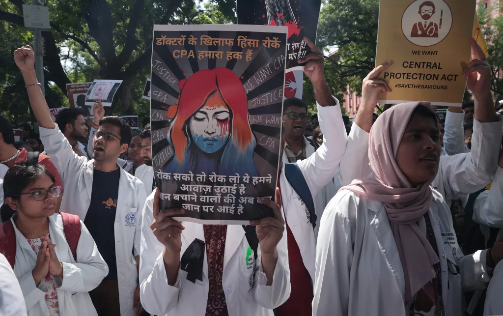 Doctors protest over alleged rape and murder incident in Kolkata