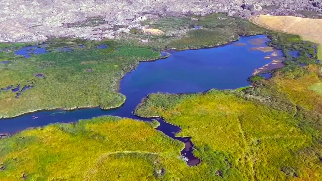 VAN'DA SÖNMÜŞ LAVLARIN ARASINDAKİ GÖL İLK KEZ GÖRÜNTÜLENDİ