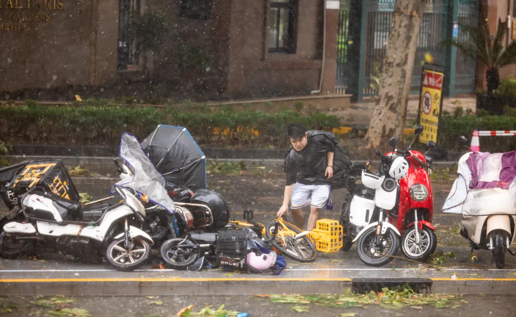 Typhoon Bebinca lands in Shanghai