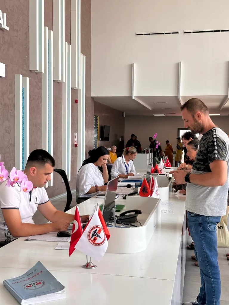 TÜRKİYE-ARNAVUTLUK FİER DOSTLUK HASTANESİ, ARNAVUTLUK HALKINA KALİTELİ SAĞLIK HİZMETİ SUNMAYA DEVAM EDİYOR AÇILDIĞI GÜNDEN BUGÜNE 802 BİN İŞLEM YAPILDI