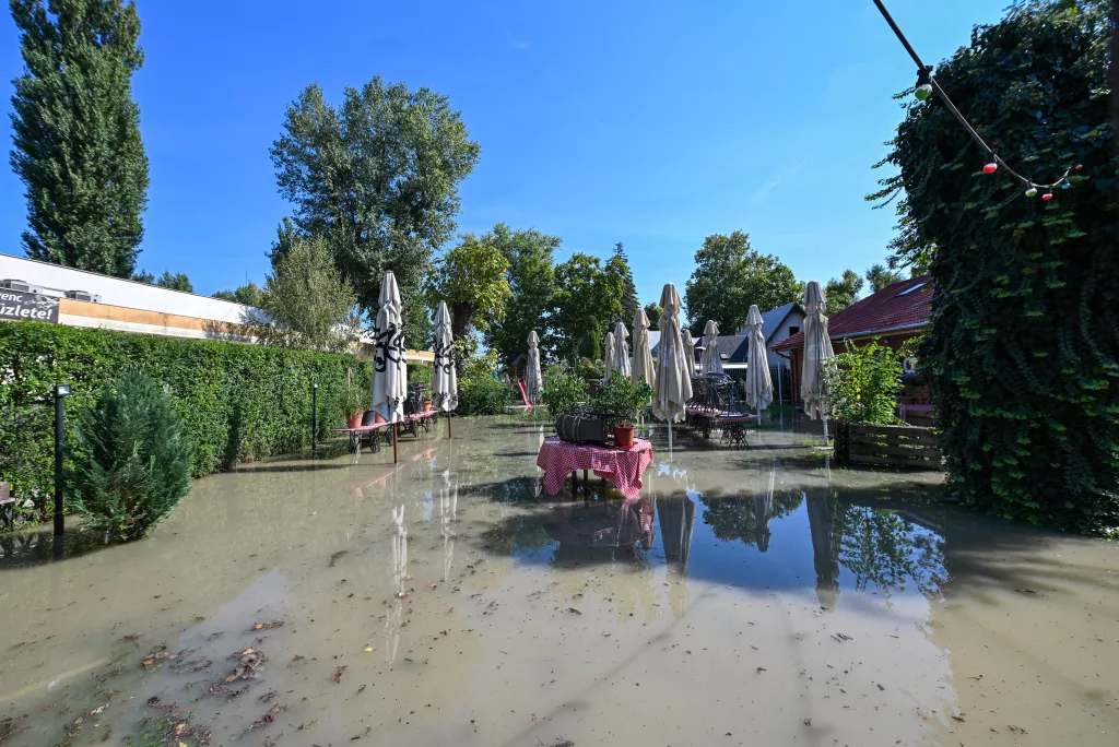 Hungary braces for peak flows in the Danube River