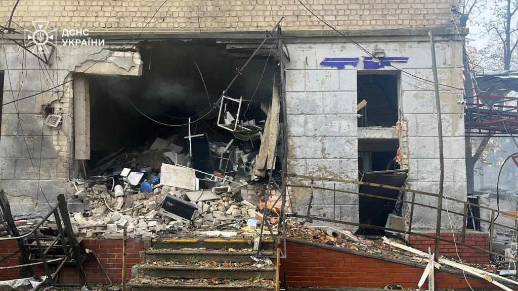 RUSYA, UKRAYNA'DA SAĞLIK MERKEZİNİ VURDU: 8 ÖLÜ, 11 YARALI