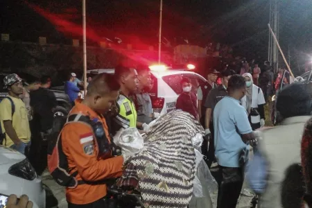 Fifteen Dead After Landslide in Indonesia
