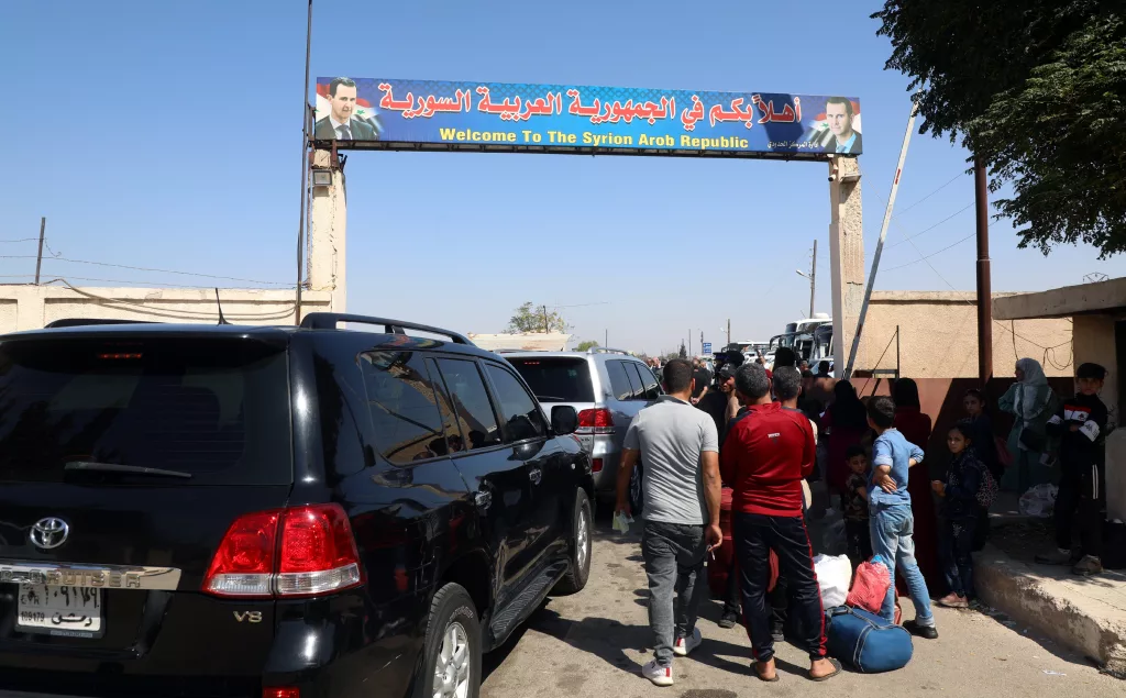 Thousands flee from South Lebanon after Israel attacks