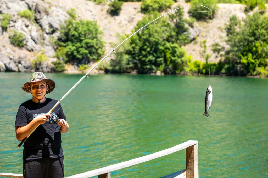 TOKAT'TA BOB ROSS TABLOLARINI ANDIRAN MANZARADA SPORTİF OLTA BALIKÇILIĞI KEYFİ