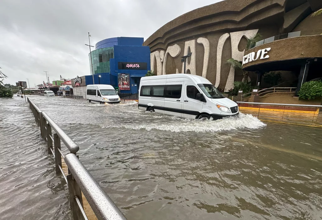 Hurricane Helene hits Cancun, southern Mexico