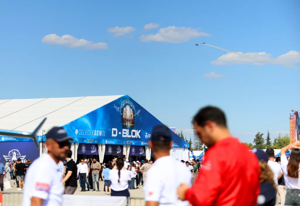 SOLOTÜRK VE AKINCI'DAN NEFES KESEN GÖSTERİ