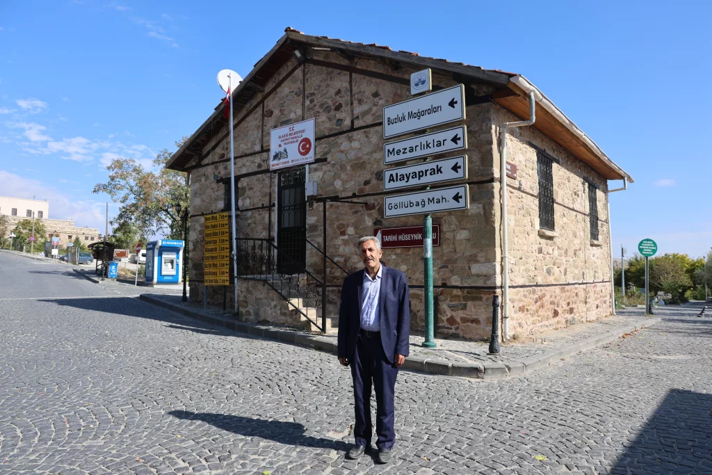 4 BÜYÜK DEPREM GÖREN 5 BİN YILLIK TARİHİ MAHALLE DİMDİK AYAKTA