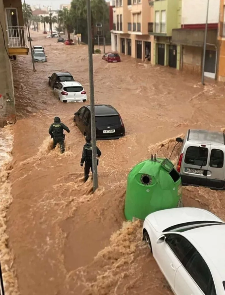 İSPANYA'YI VURAN SELDE 51 KİŞİ HAYATINI KAYBETTİ