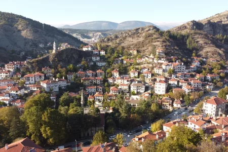 Ottoman Village Attracts Visitors with Autumn Charm