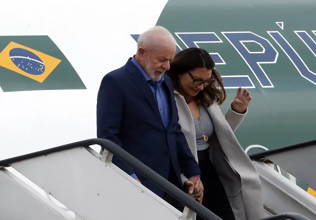 Brazilian President Lula arrives in Mexico ahead of President-elect Claudia Sheinbaum's inauguration