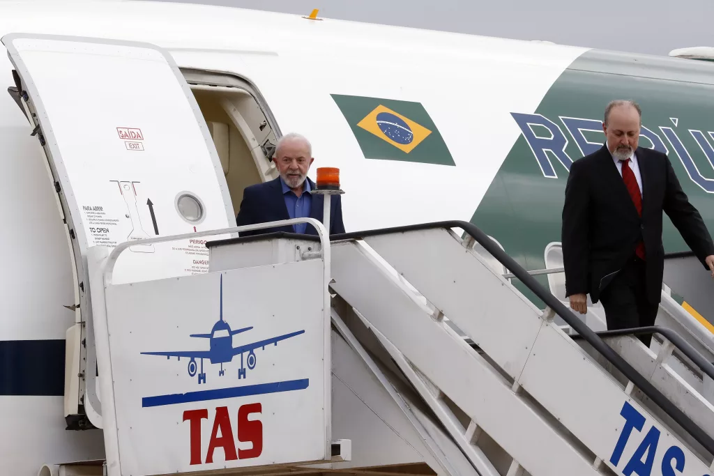 Brazilian President Lula arrives in Mexico ahead of President-elect Claudia Sheinbaum's inauguration