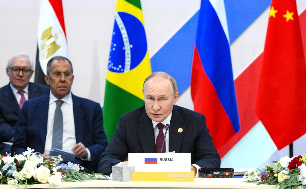 PUTİN: "BRICS ÜLKELERİ DÜNYANIN GELECEĞİ İÇİN SÖZDE DEĞİL, FİİLEN SORUMLULUK ÜSTLENİYOR"
