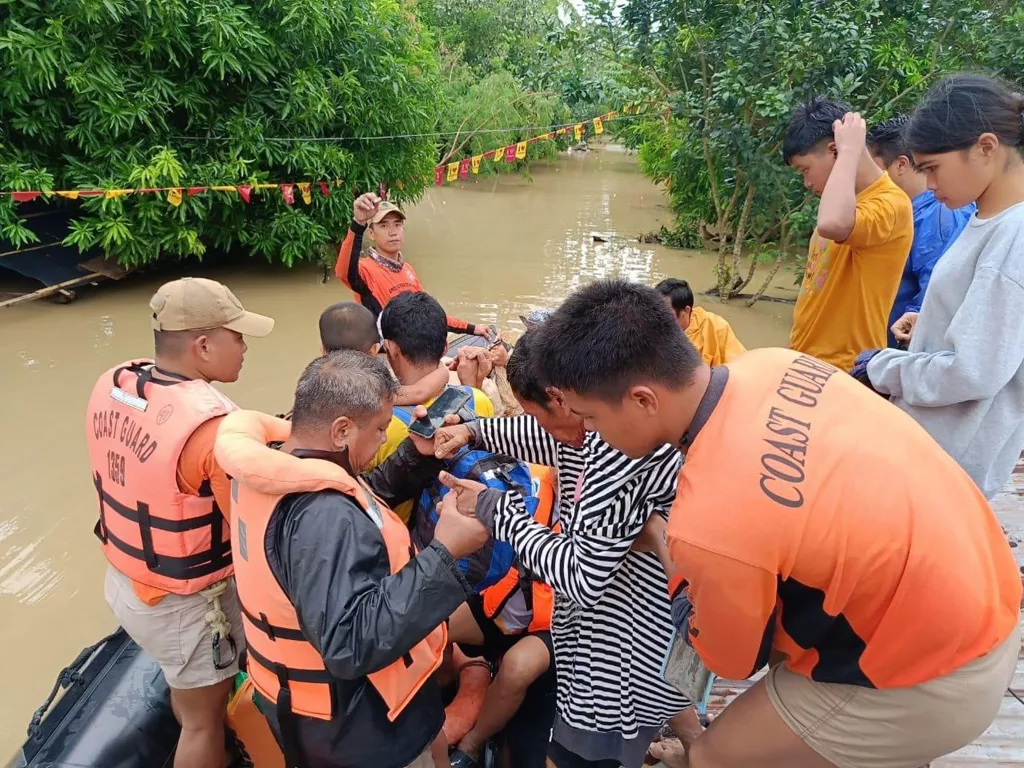 Tropical storm Trami affects Philippines provinces