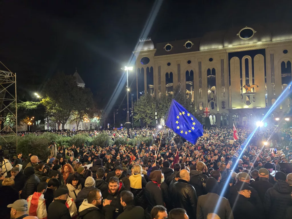 GÜRCİSTAN'DA SEÇİM SONUÇLARINI TANIMAYAN MUHALEFETİN PROTESTOLARI SÜRÜYOR