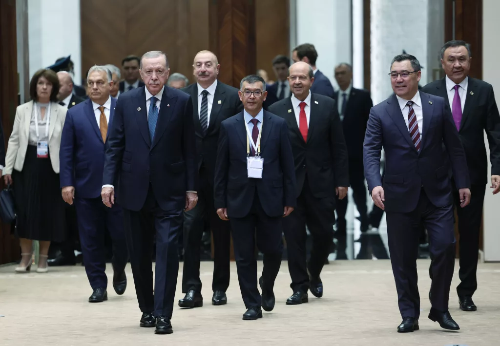 MACARİSTAN BAŞBAKANI ORBAN: "TÜRK DÜNYASI İLE AVRUPA ARASINDAKİ İŞ BİRLİĞİNİ GÜÇLENDİRECEK TÜM GİRİŞİMLERİ DESTEKLİYORUZ ORBAN'A "TÜRK DÜNYASI ALİ NİŞANI" VERİLDİ
