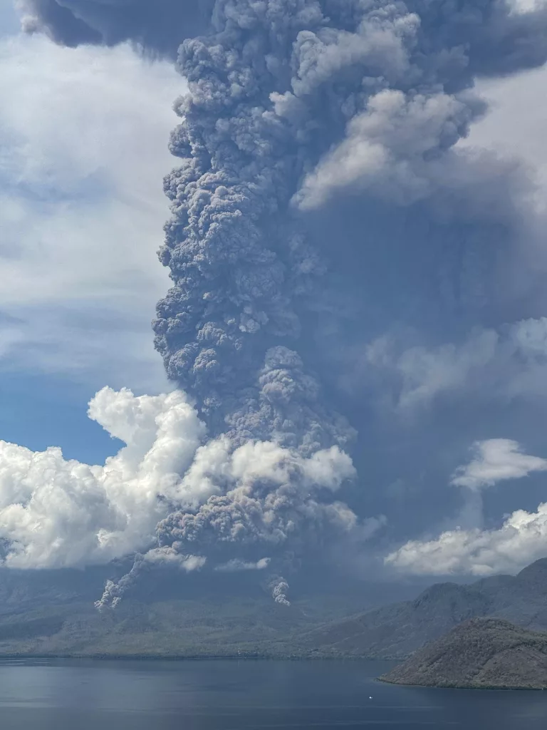 Lewotobi Laki-Laki volcano eruption