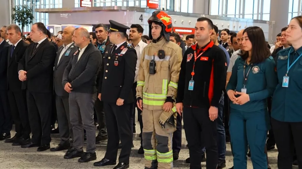 İSTANBUL HAVALİMANI'NDA 10 KASIM ANMA TÖRENİ