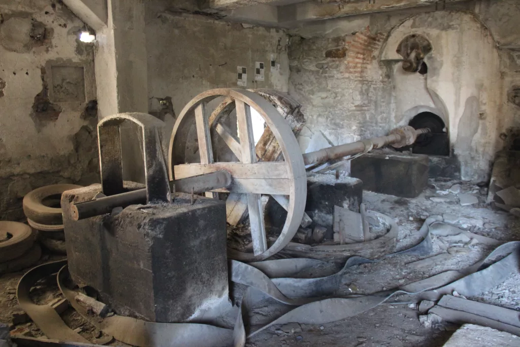 OSMANLI'NIN GÖZDE FABRİKALARINDAN BİRİYDİ, ŞİMDİLERDE İÇLER ACISI HALDE SANAYİ MERKEZİNDEN HARABEYE