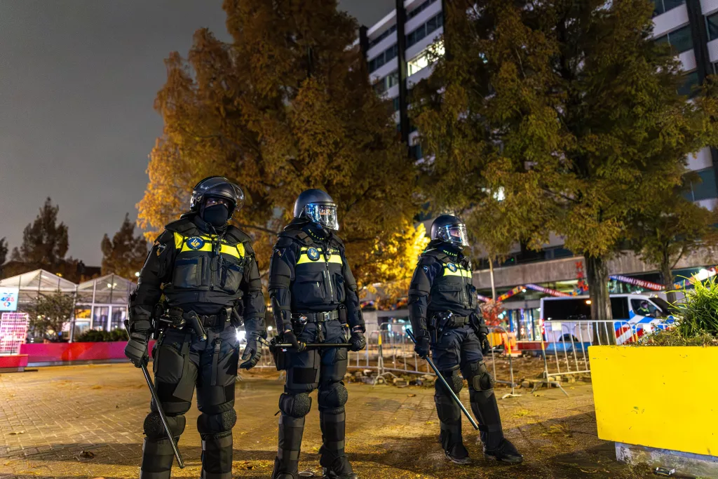 Unrest on Amsterdam's Plein 40-45 due to nuisance from large group