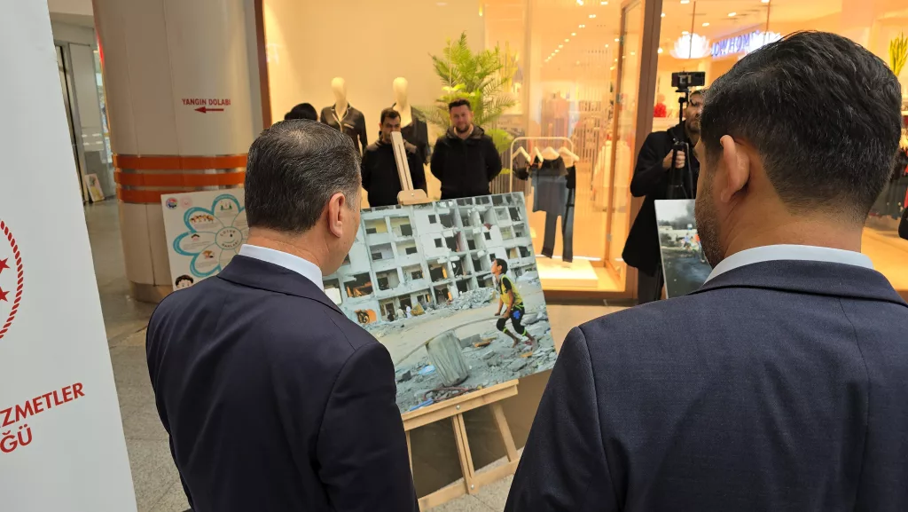 DÜNYA ÇOCUK HAKLARI GÜNÜ'NDE FİLİSTİNLİ ÇOCUKLAR UNUTULMADI