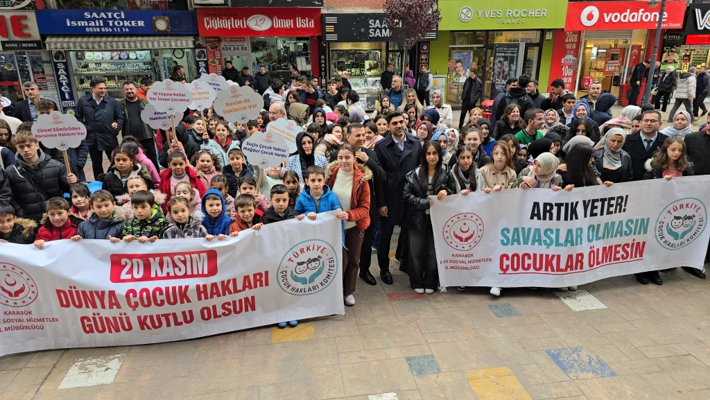 DÜNYA ÇOCUK HAKLARI GÜNÜ'NDE FİLİSTİNLİ ÇOCUKLAR UNUTULMADI