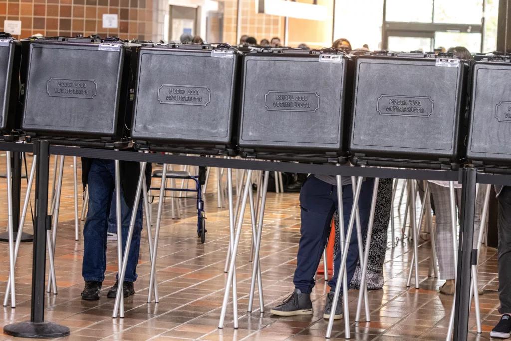 Early voting begins in Florida ahead of 2024 US presidential election