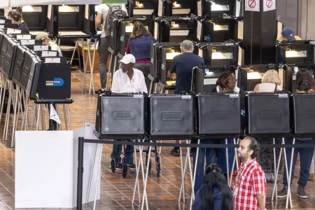 Early Voting for US Presidential Election Continues