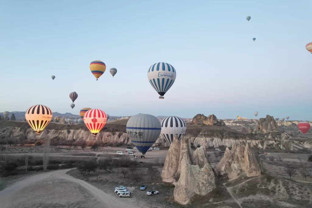KAPADOKYA'DA TÜM ZAMANLARIN REKORU KIRILDI 10 AYDA 675 BİN KİŞİ KAPADOKYA'YI KUŞ BAKIŞI İZLEDİ
