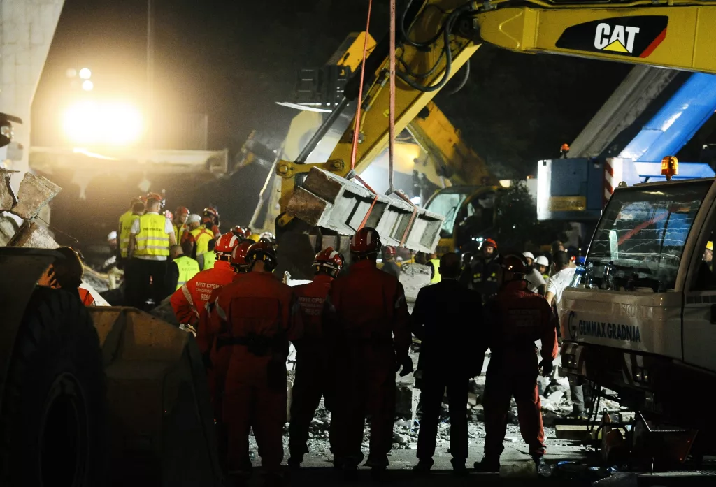 Several killed after a concrete canopy collapses at Novi Sad Railway station