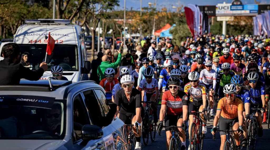 UCI NİRVANA GRAN FONDO WORLD SERİES ANTALYA YARIN YAPILACAK 36 ÜLKEDEN YÜZLERCE BİSİKLETÇİ YARIN ANTALYA'DA SINIRLARI ZORLAYACAK