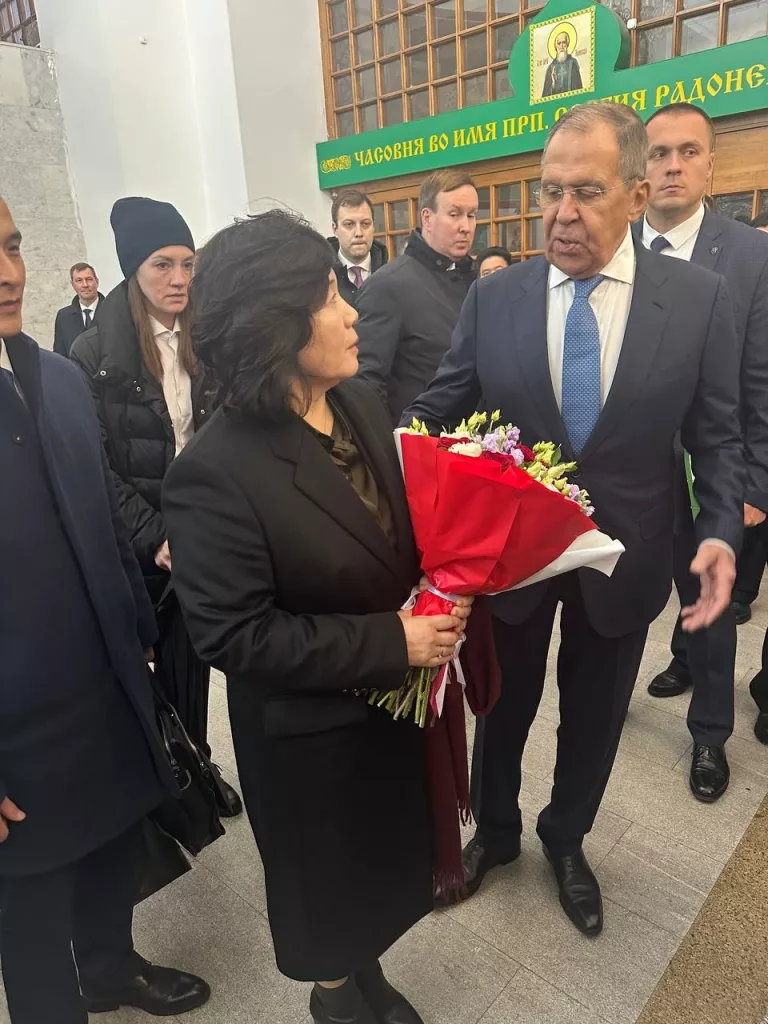 KUZEY KORE DIŞİŞLERİ BAKANI CHOE: "ZAFER GÜNÜNE KADAR RUS YOLDAŞLARIMIZIN YANINDAYIZ" KUZEY KORE DIŞİŞLERİ BAKANI, MOSKOVA'DA