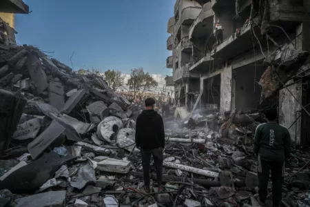 Gaza Death Toll Climbs to 44,976