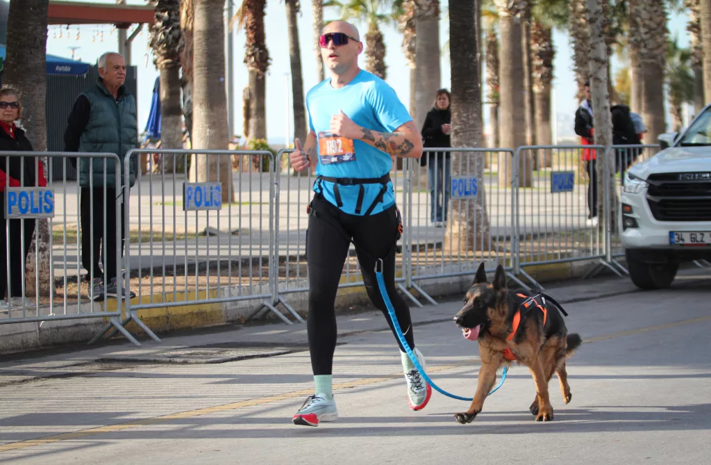 6. ULUSLARARASI MERSİN MARATONU BAŞLADI ORGANİZASYONA 30 ÜLKEDEN 2 BİN 172 SPORCU KATILDI