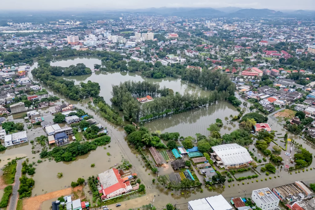 TAYLAND'DAKİ SEL FELAKETİNDE CAN KAYBI 29'A YÜKSELDİ