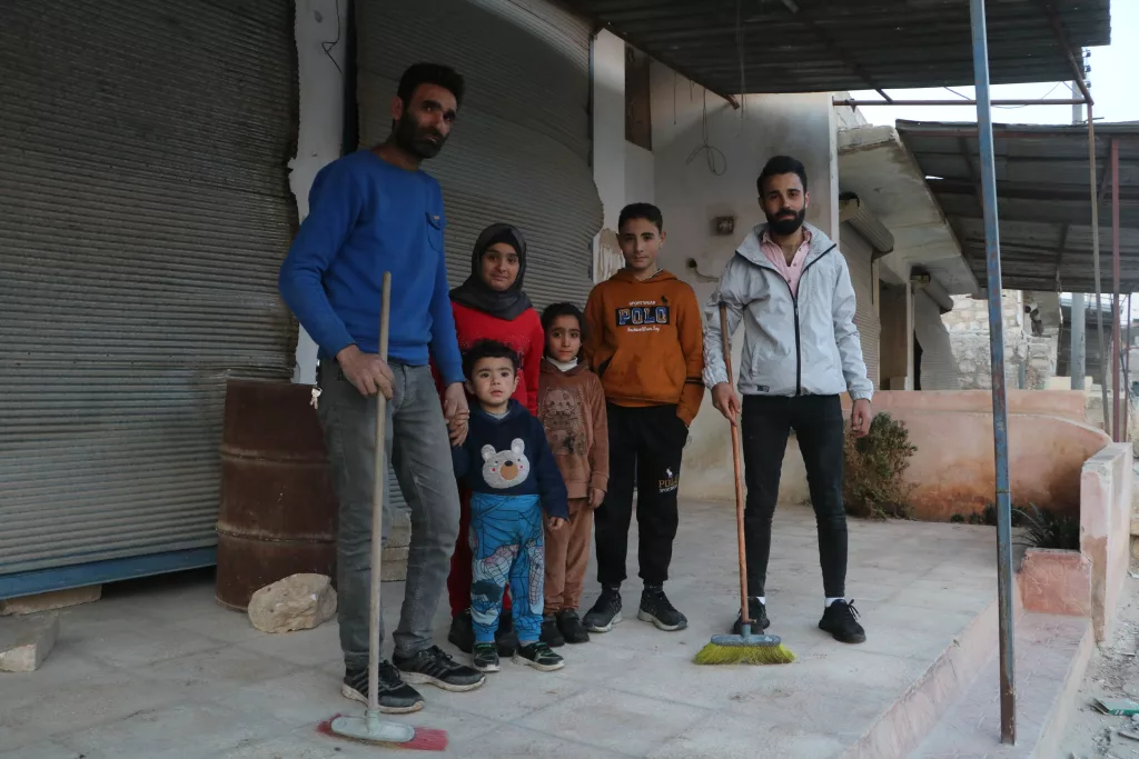 SURİYE'DEN KAÇARAK TÜRKİYE'YE SIĞINAN AİLE 8 YIL SONRA EVİNE DÖNDÜ