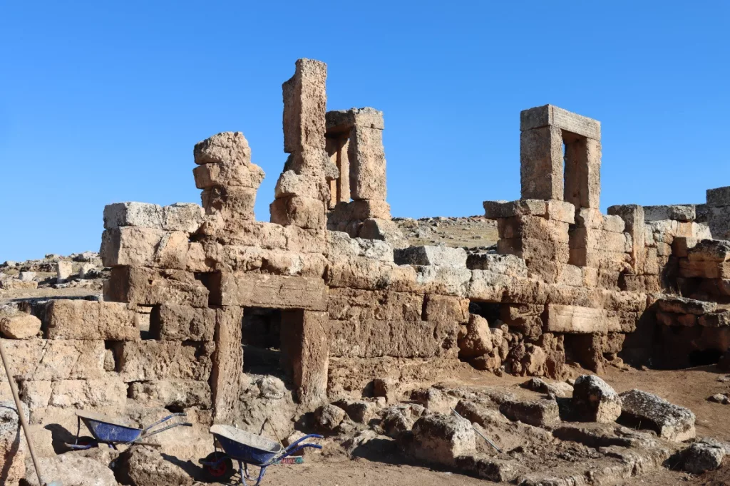 ŞUAYB ŞEHRİNDE ARKEOLOJİK KAZI ÇALIŞMALARI BAŞLADI