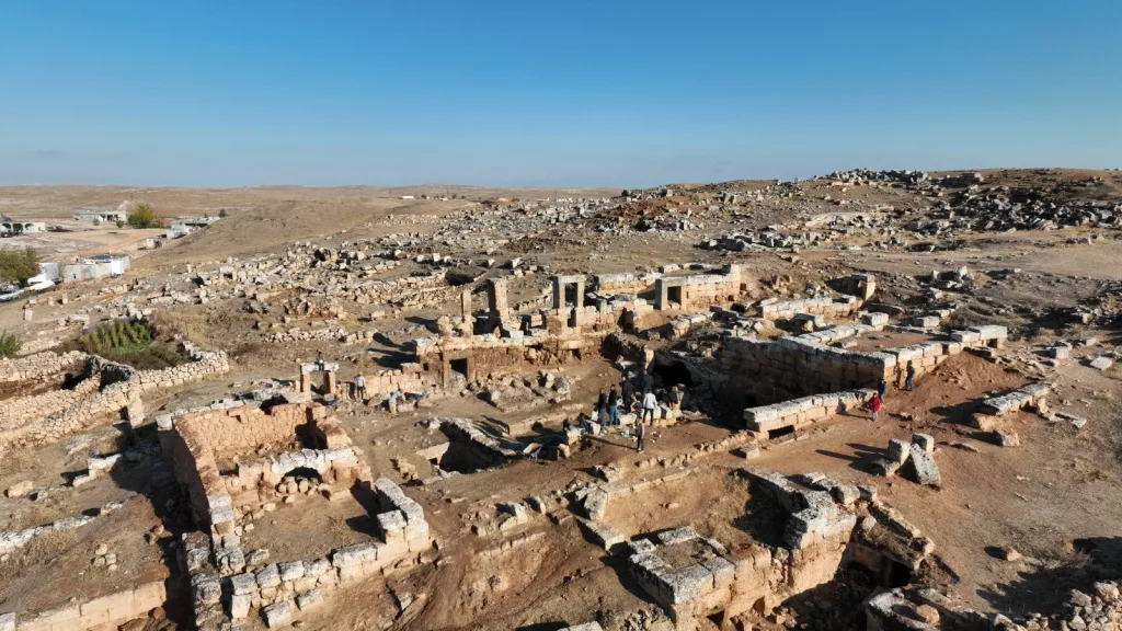 ŞUAYB ŞEHRİNDE ARKEOLOJİK KAZI ÇALIŞMALARI BAŞLADI