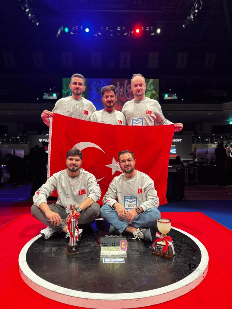 SUMOZADE ROBOTİCS TÜRK TAKIMI, OTONOM SUMO ROBOT YARIŞMASINDA DÜNYA ŞAMPİYONU OLDU