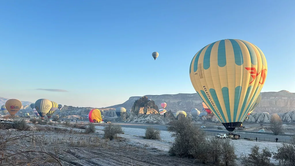 KAPADOKYA'DA SICAK HAVA BALONLARI BİR HAFTA SONRA YENİDEN HAVALANDI