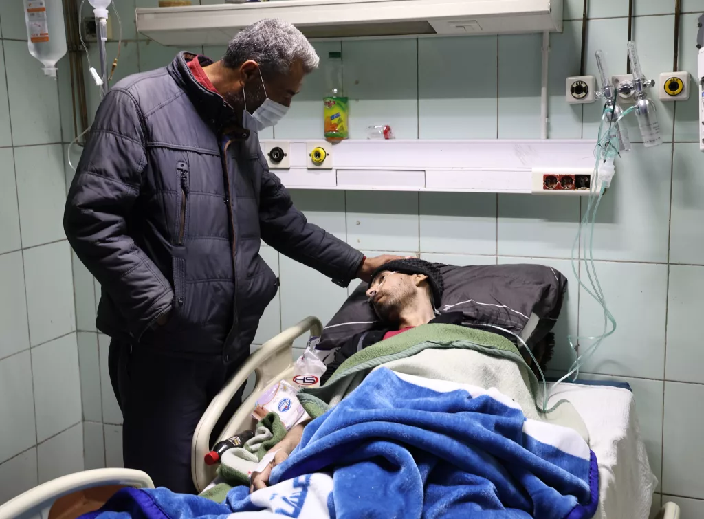 ESAD'IN "İNSAN MEZBAHASI" SEDNAYA HAPİSHANESİ'NDEN KURTULAN MAHKUMLARIN TEDAVİLERİ SÜRÜYOR