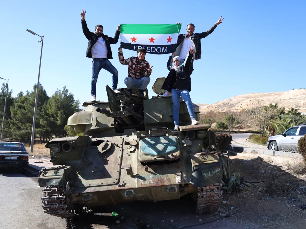 MÜHİMMAT YÜKLÜ 4 TANK YOL KENARINDA TERK EDİLMİŞ HALDE BULUNDU