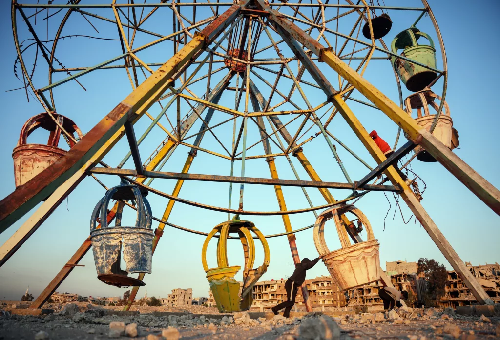 SURİYELİ ÇOCUKLARIN OYUN ALANI "HARABEYE DÖNEN LUNAPARKLAR"