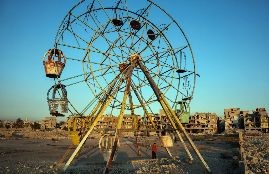 SURİYELİ ÇOCUKLARIN OYUN ALANI "HARABEYE DÖNEN LUNAPARKLAR"