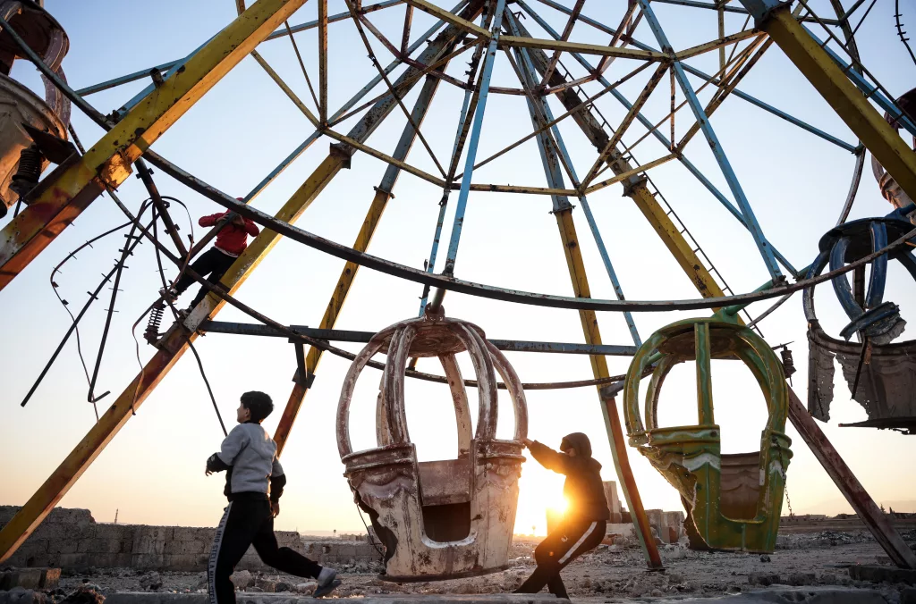 SURİYELİ ÇOCUKLARIN OYUN ALANI "HARABEYE DÖNEN LUNAPARKLAR"