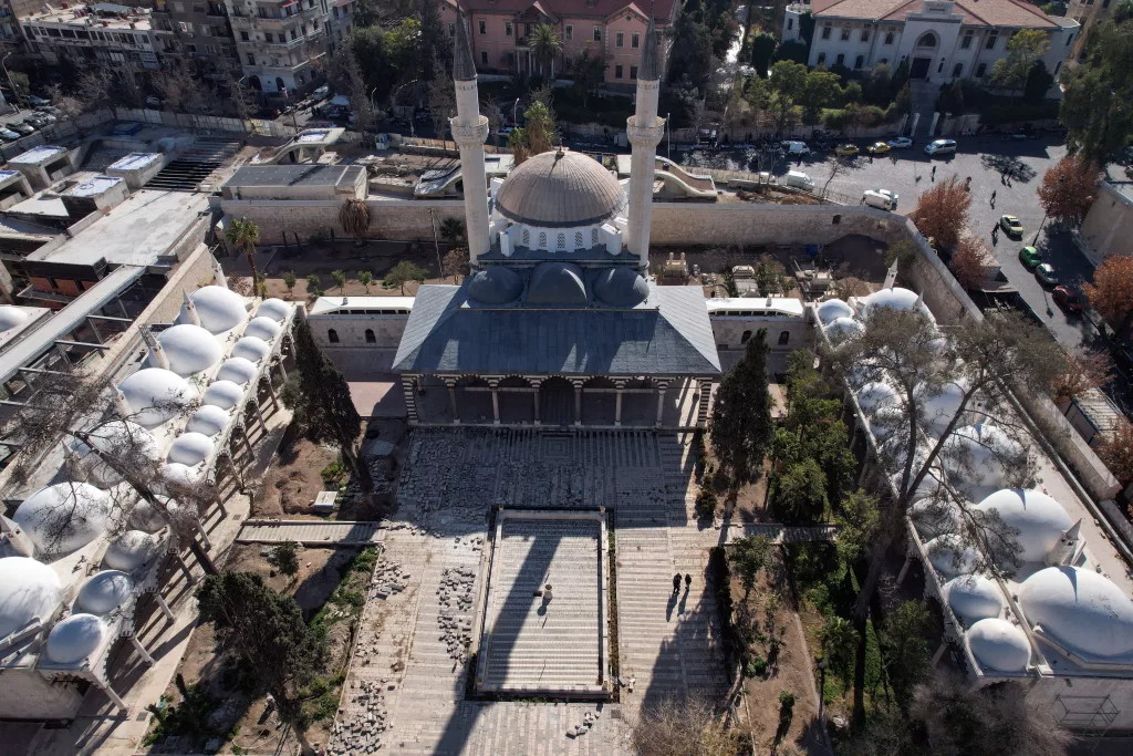 II. ABDÜLHAMİD HAN'IN TORUNU ŞAM'DA SULTAN VAHDETTİN HAN'IN KABRİNİ ZİYARET ETTİ