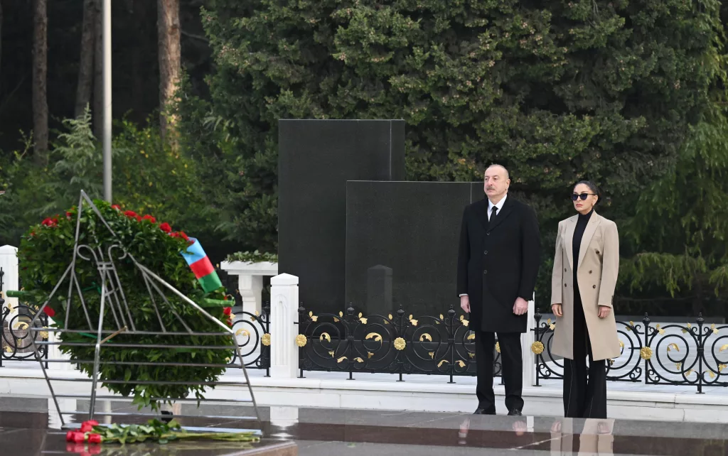 AZERBAYCAN'IN MİLLİ LİDERİ HAYDAR ALİYEV, VEFATININ 21. YILINDA ANILDI